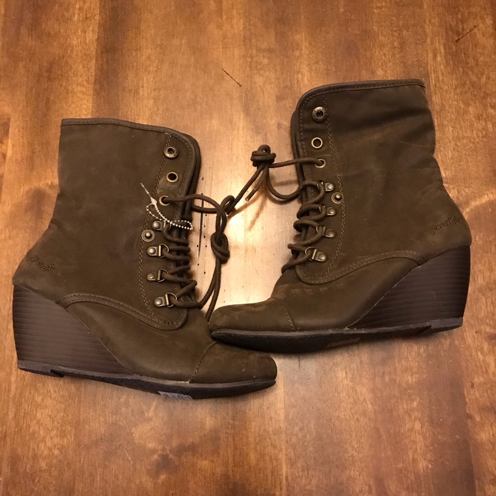 NWT Blowfish high to wedge boots Sz 7